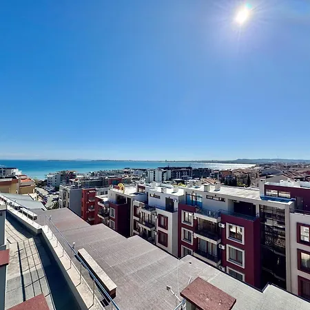 Sea Breeze With Balcony In Апартаменты *