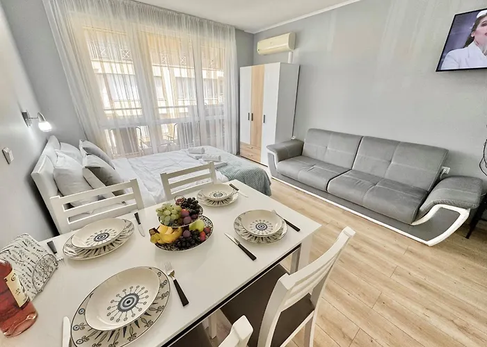 Sea Breeze With Balcony In Свети-Влас