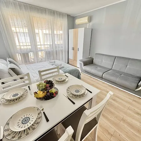 Sea Breeze With Balcony In Светий Влас