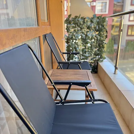 Apartment Sea Breeze With Balcony In