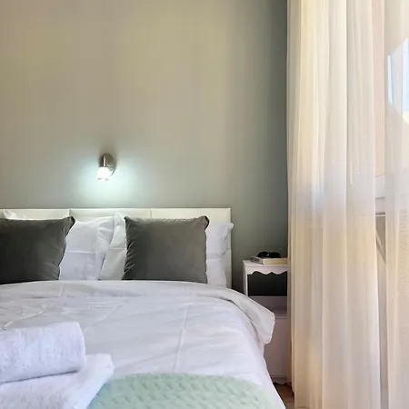 Apartment Sea Breeze With Balcony In *