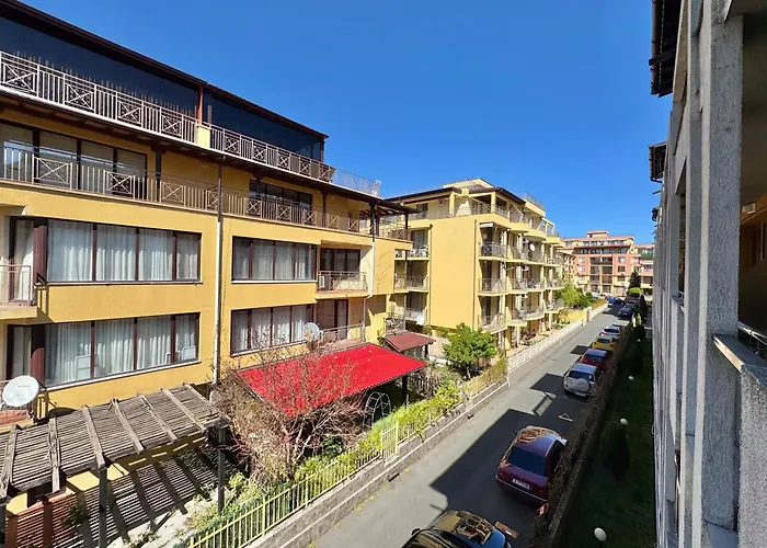 Apartment Sea Breeze With Balcony In