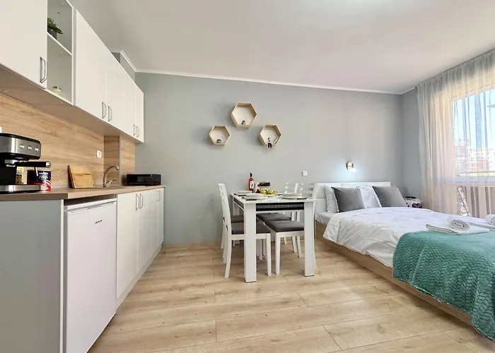 Sea Breeze With Balcony In Sveti Vlas